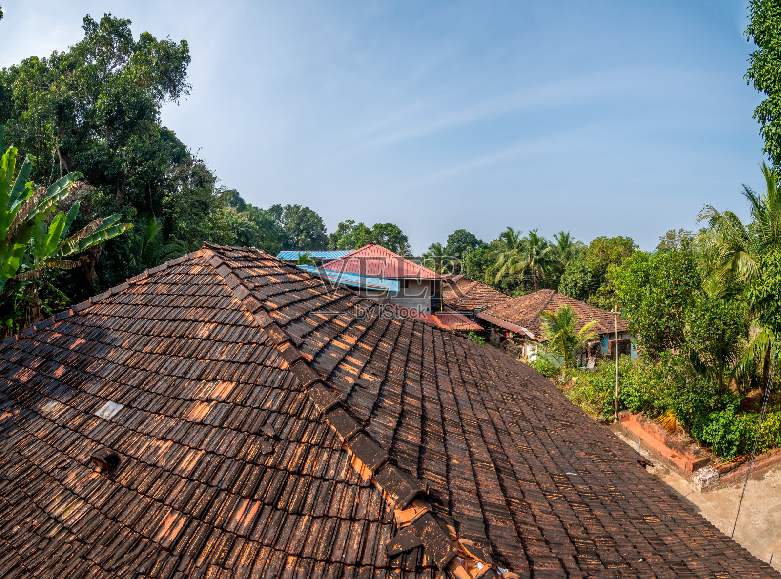 带有传统屋顶设计的印度房子照片摄影图片