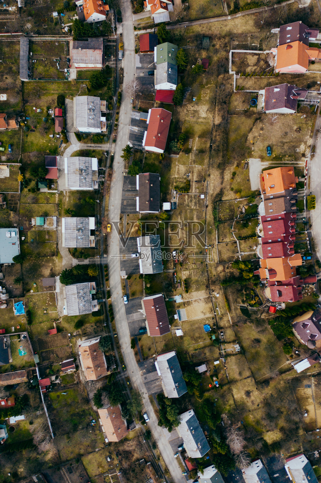 飞越城市地区照片摄影图片