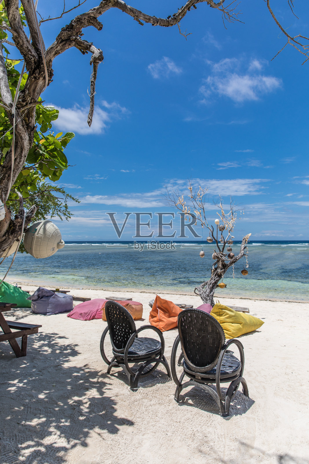 日光浴浴床照片摄影图片