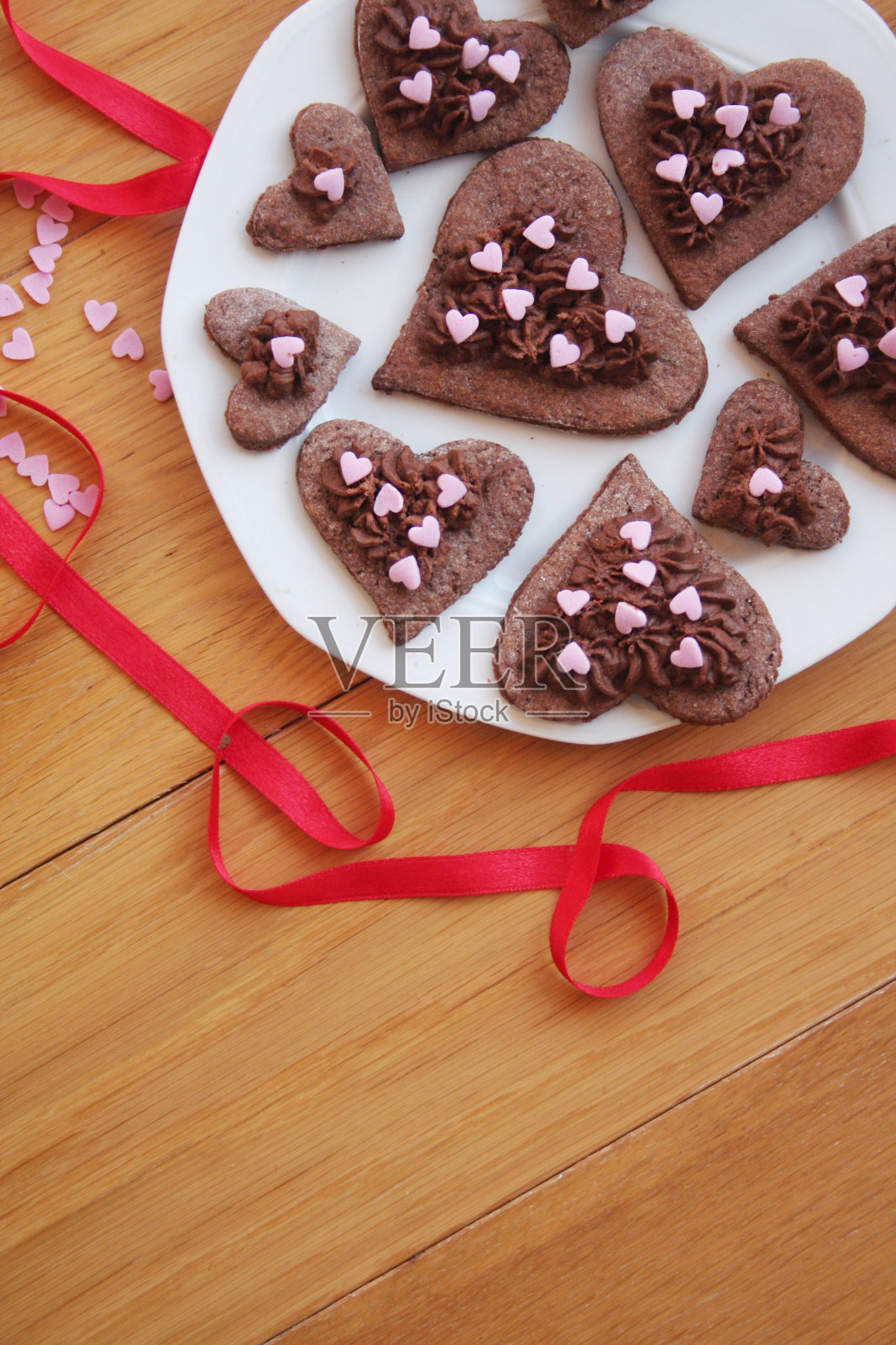 情人节的心形巧克力饼干照片摄影图片