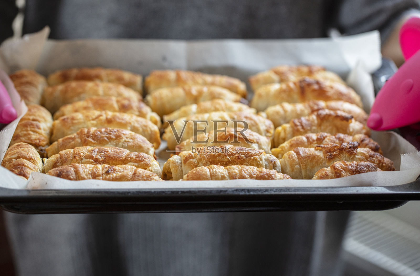 自制传统土耳其糕点。照片摄影图片