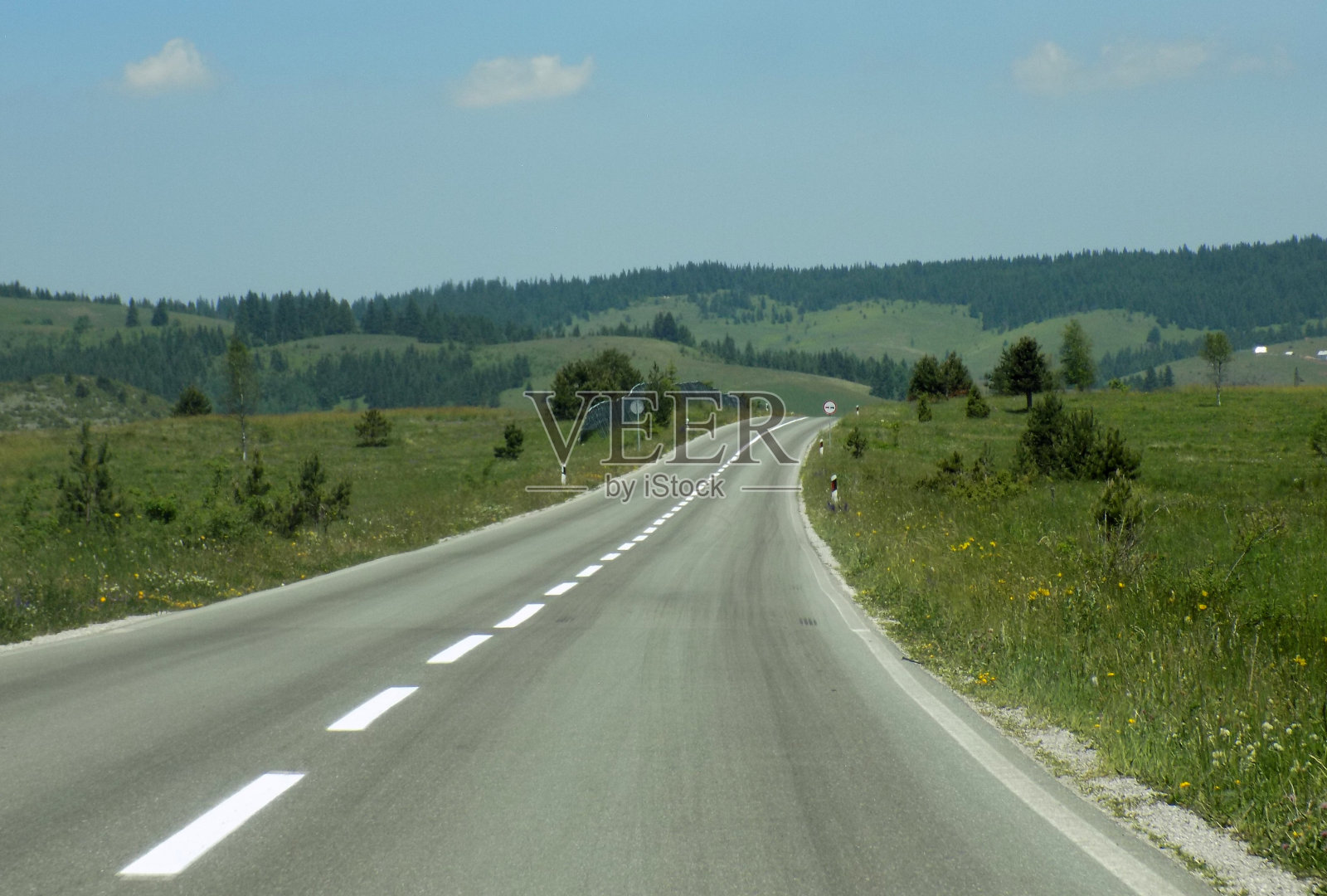 去山上的公路旅行照片摄影图片