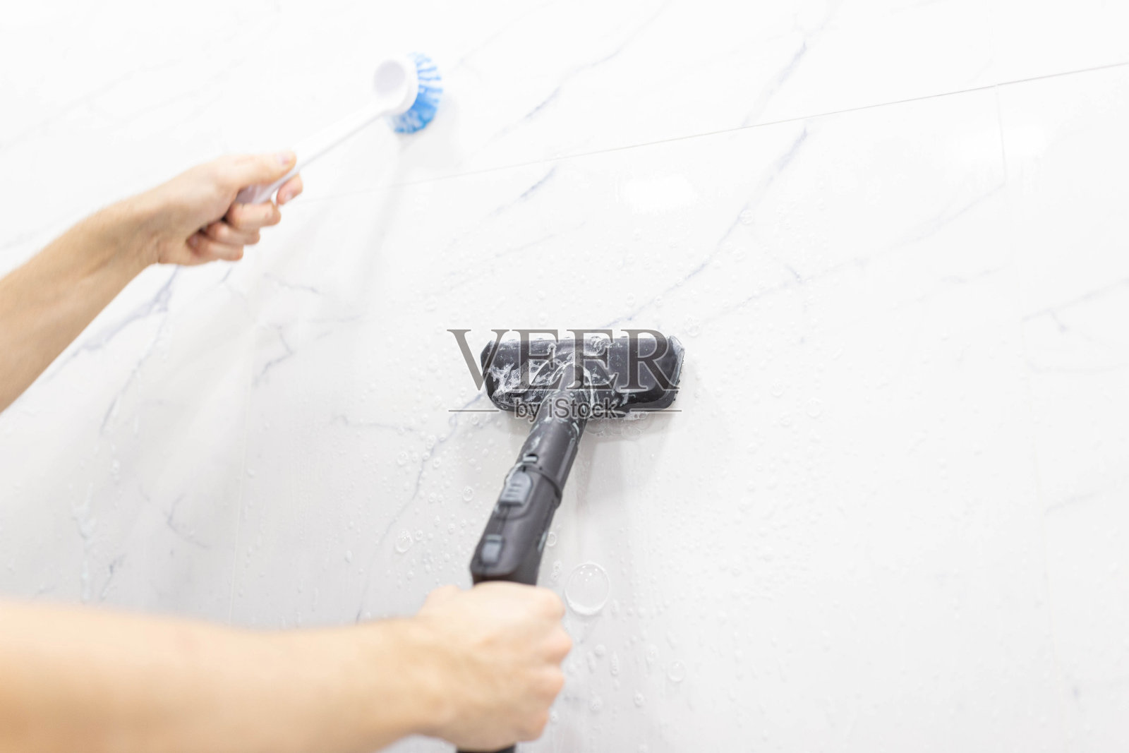 用蒸汽清洁器清洁房屋照片摄影图片