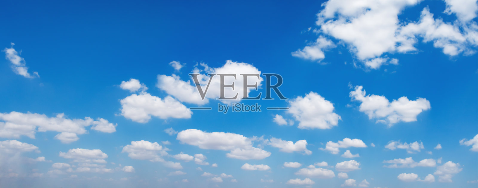 全景蓝天白云背景的自然景观照片摄影图片
