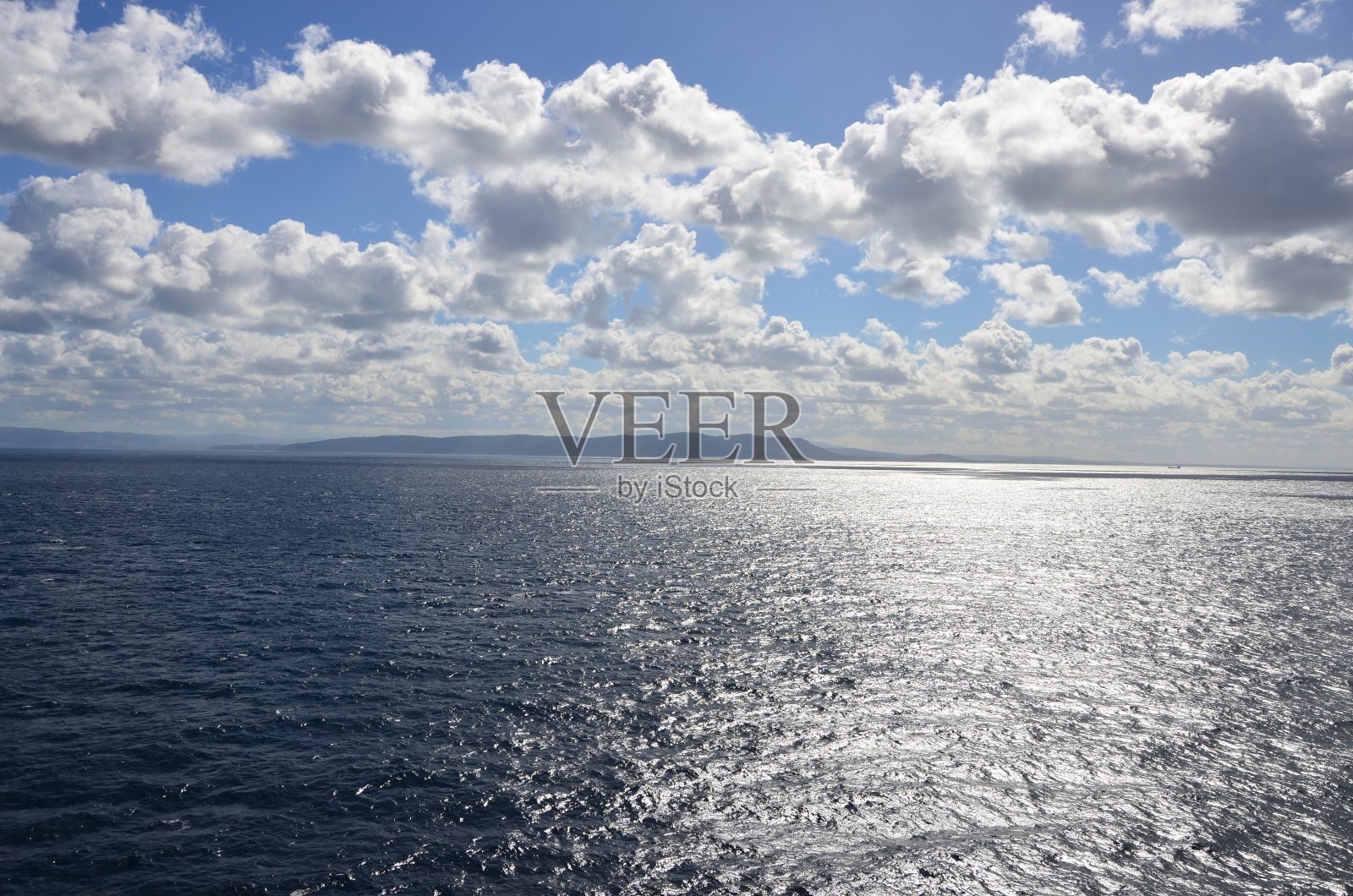 开阔的水面-地中海-云的景色照片摄影图片