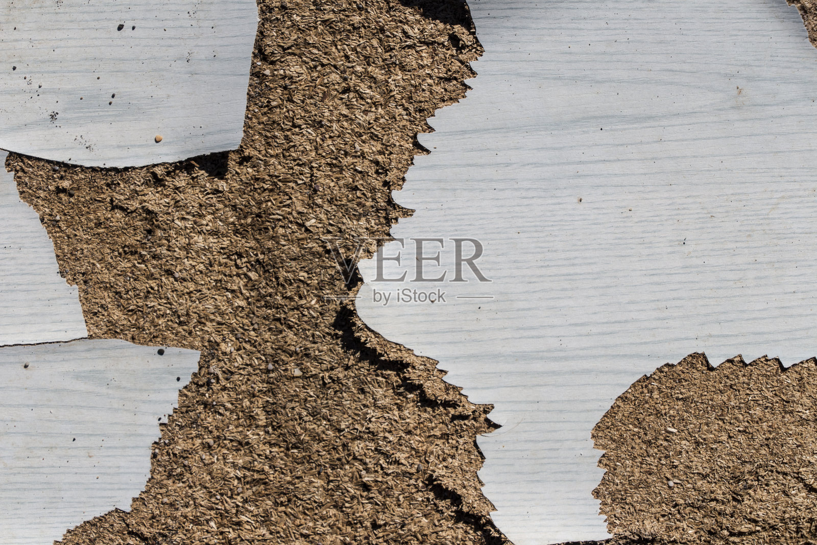 脏的刨花板，严重损坏的刨花板，木板照片摄影图片