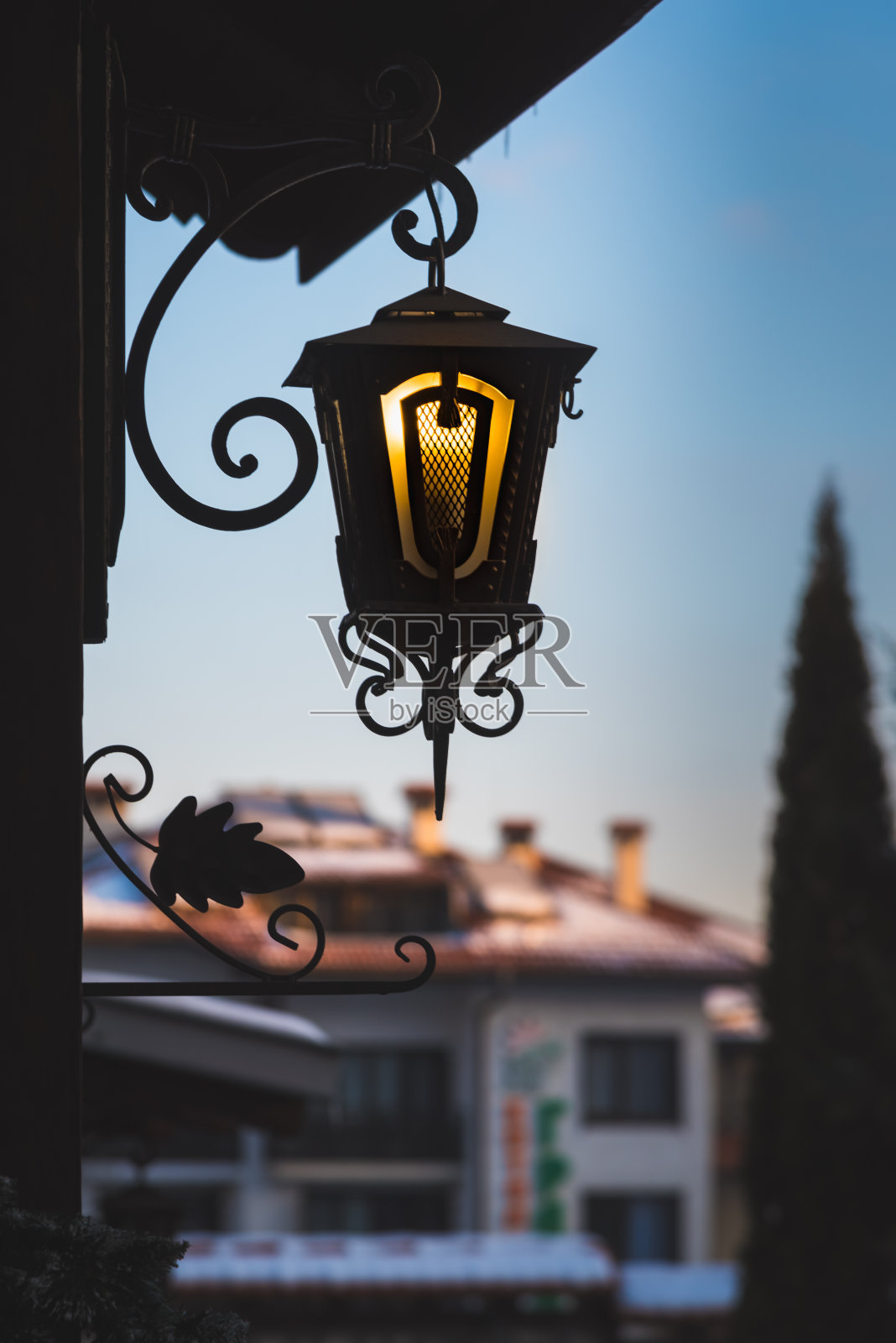 墙上的灯笼照片摄影图片