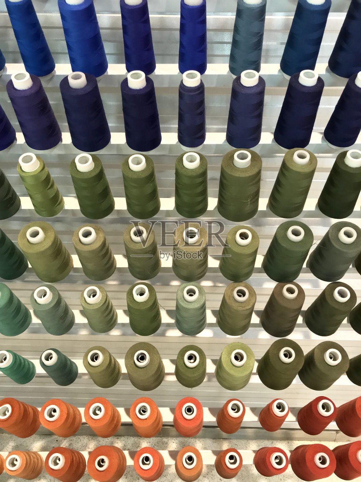 彩色线轴排照片摄影图片