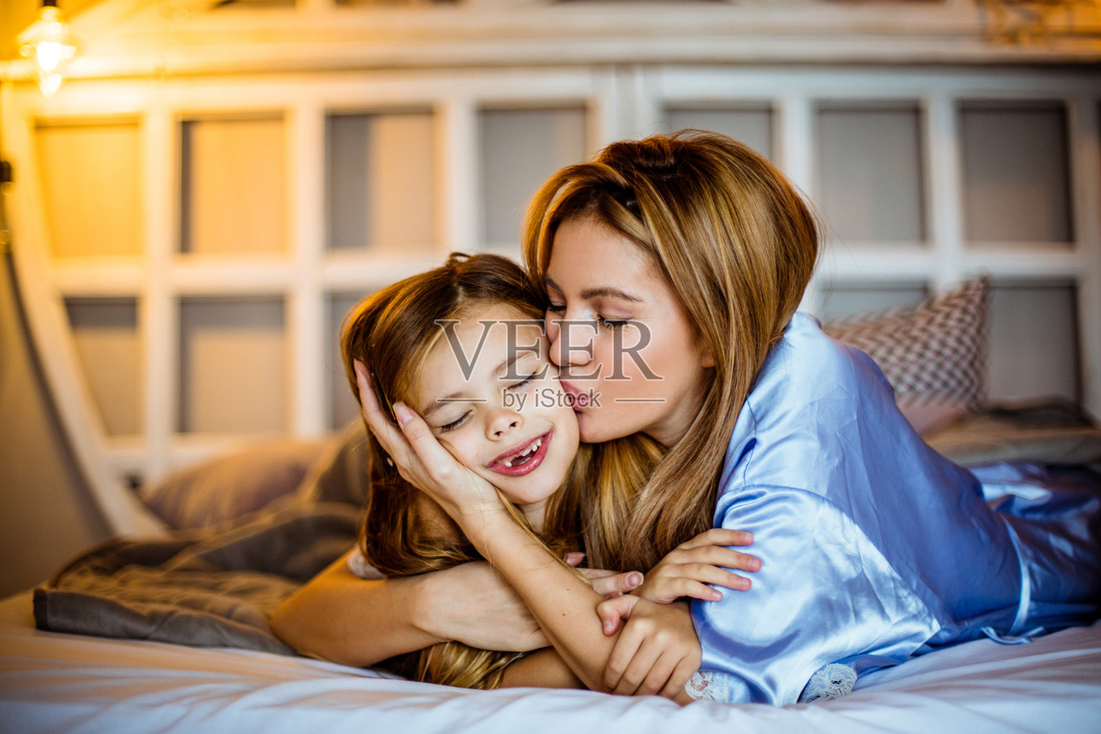 给你的吻，我的爱人照片摄影图片