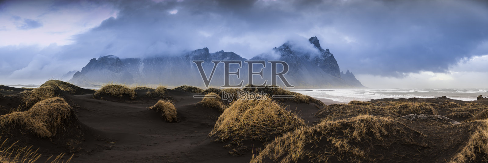 Vestahorn山脉在Stokksnes海滩，冰岛照片摄影图片