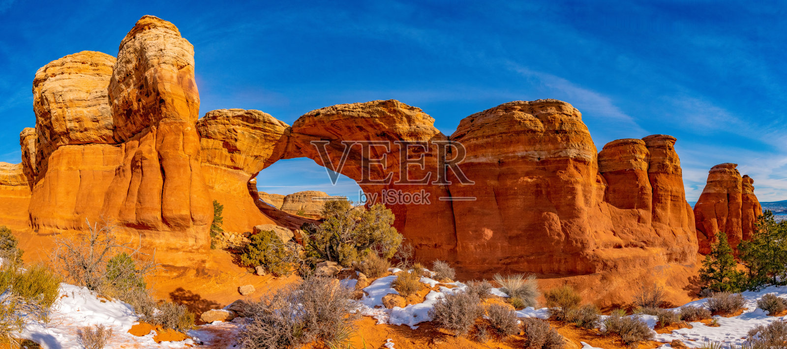 拱门国家公园的破拱形成照片摄影图片