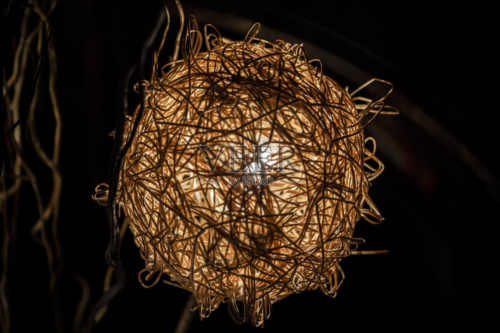 球形复古藤条灯照片摄影图片