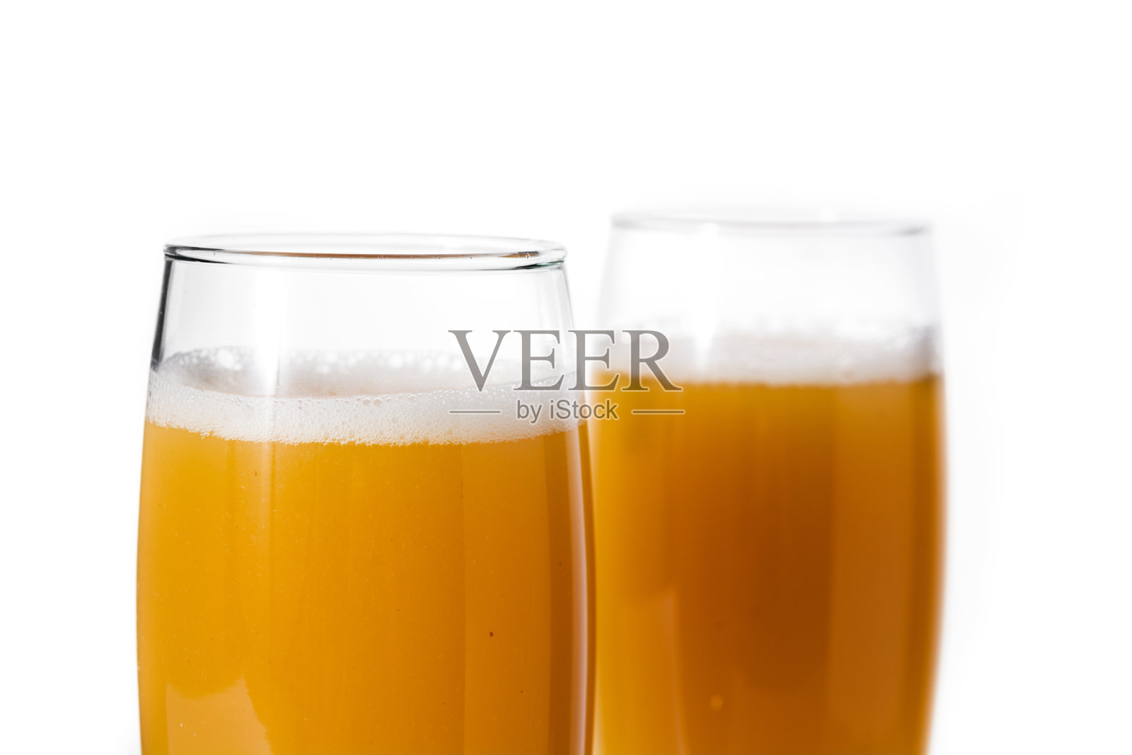 酒杯里的贝里尼香槟鸡尾酒照片摄影图片