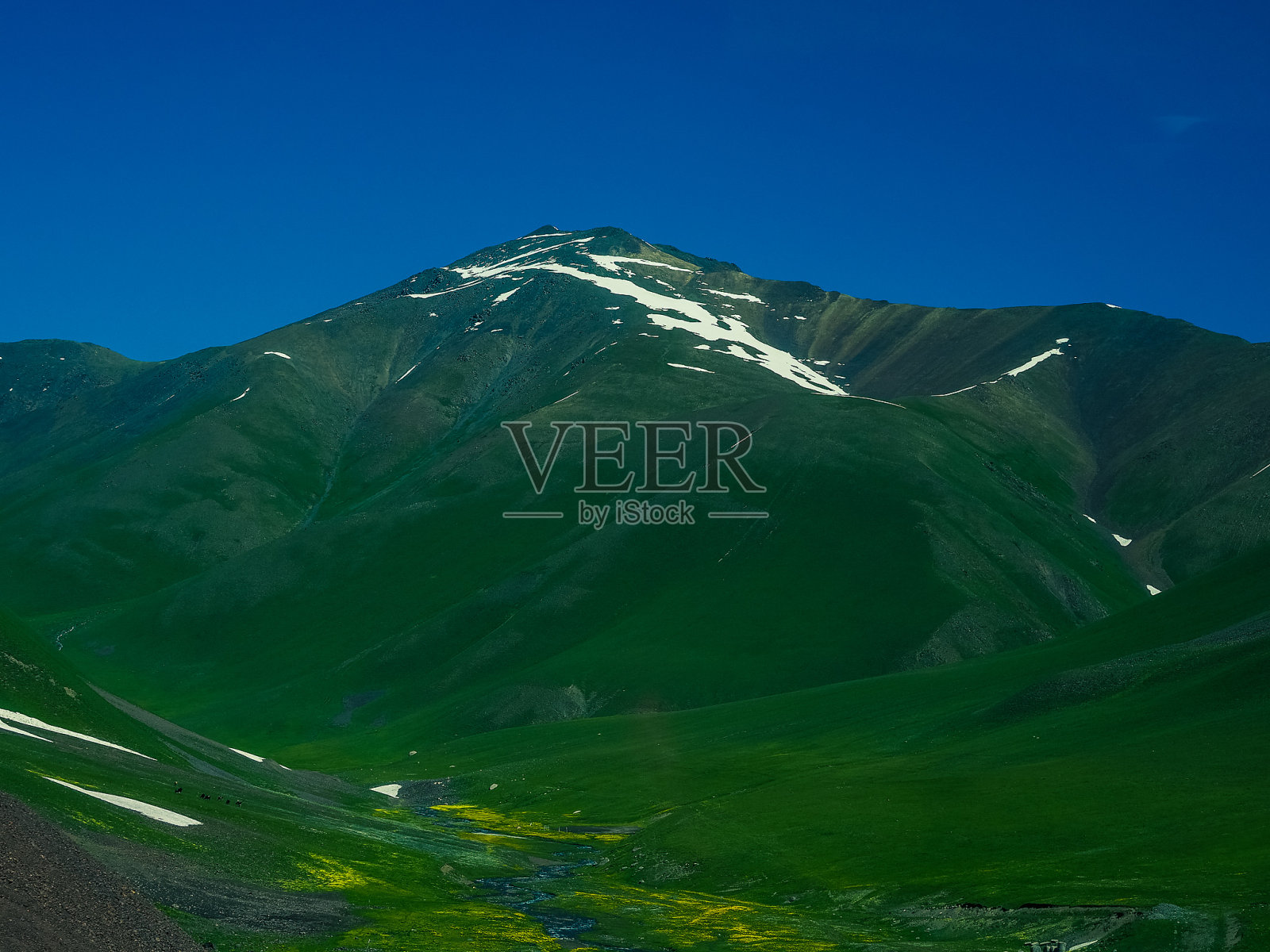 天山山脉，吉尔吉斯斯坦照片摄影图片