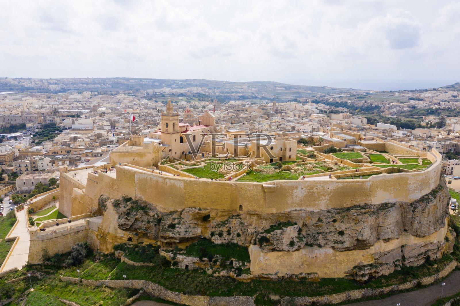 鸟瞰图的城堡-首都城市戈佐。维多利亚市,马耳他照片摄影图片