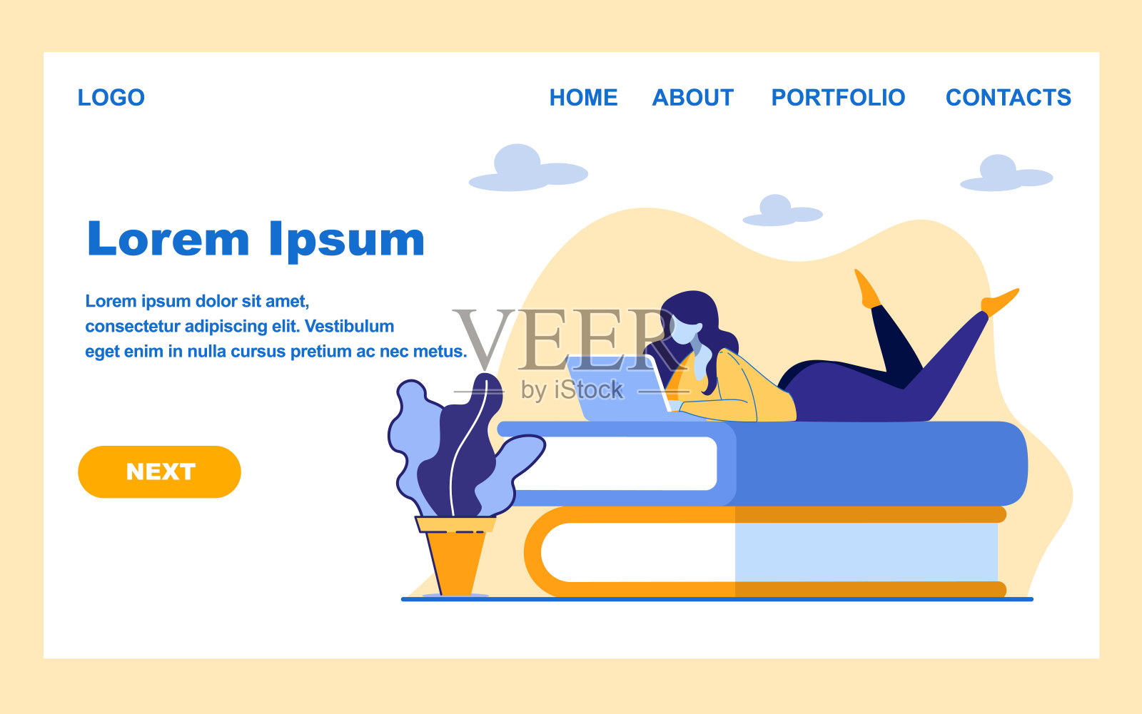 女学生躺在巨大的书堆上，手提电脑设计模板素材