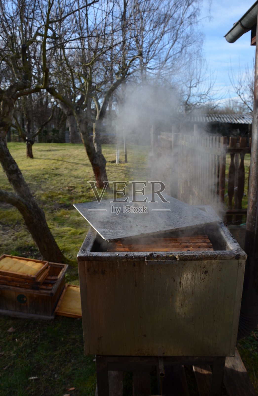 蒸汽蜂蜡融化照片摄影图片