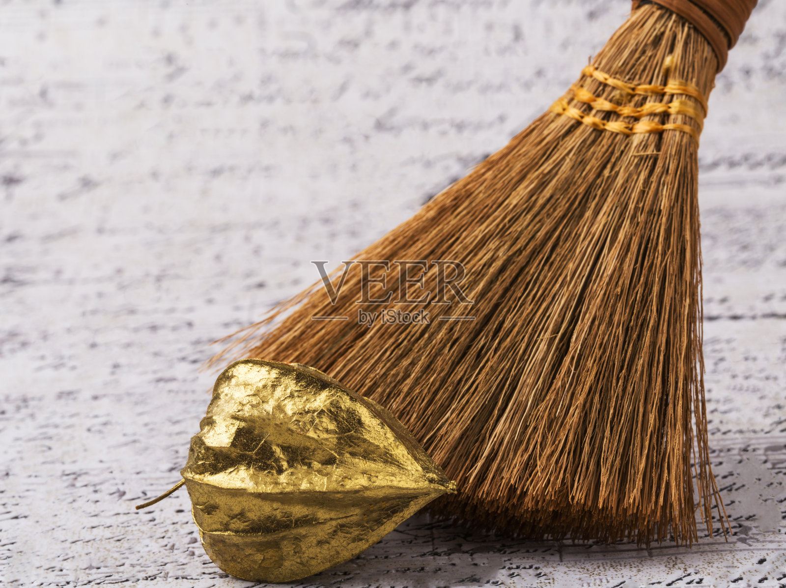 装饰迷你扫帚照片摄影图片