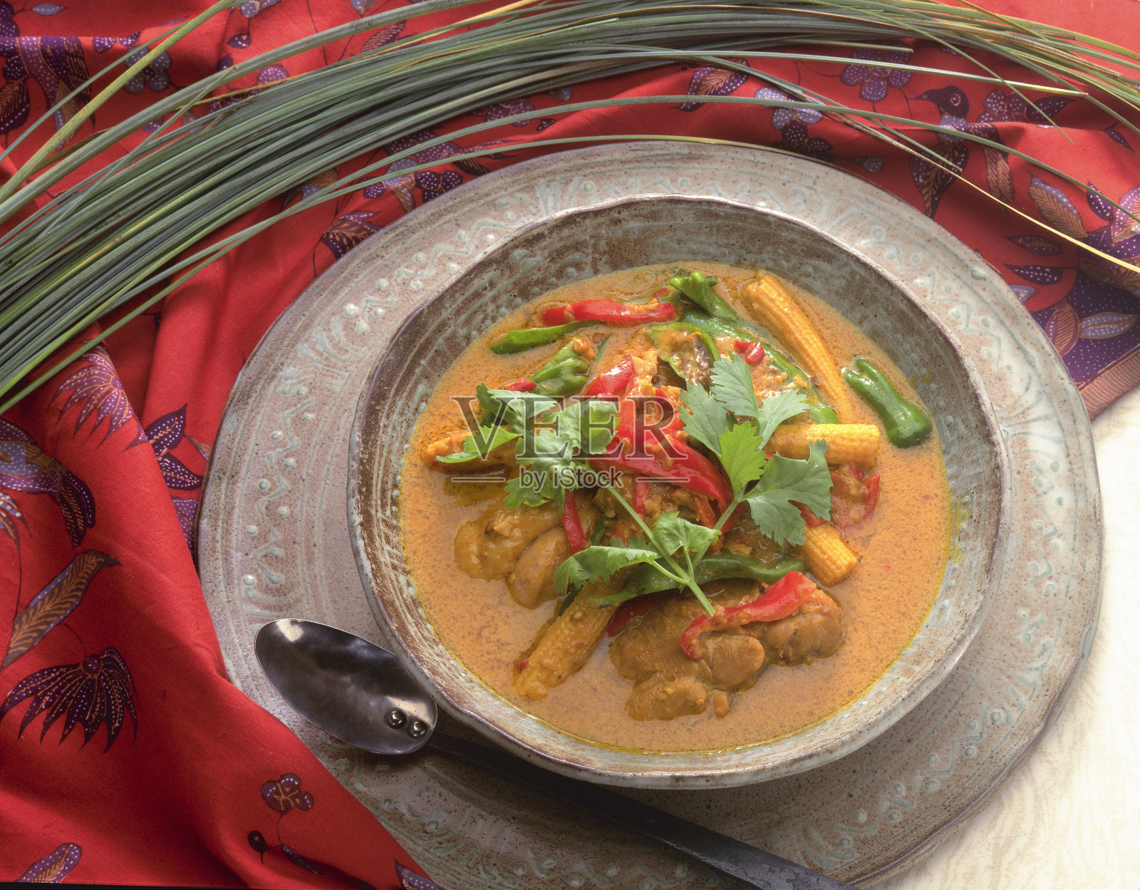 黄咖喱泰国菜照片摄影图片