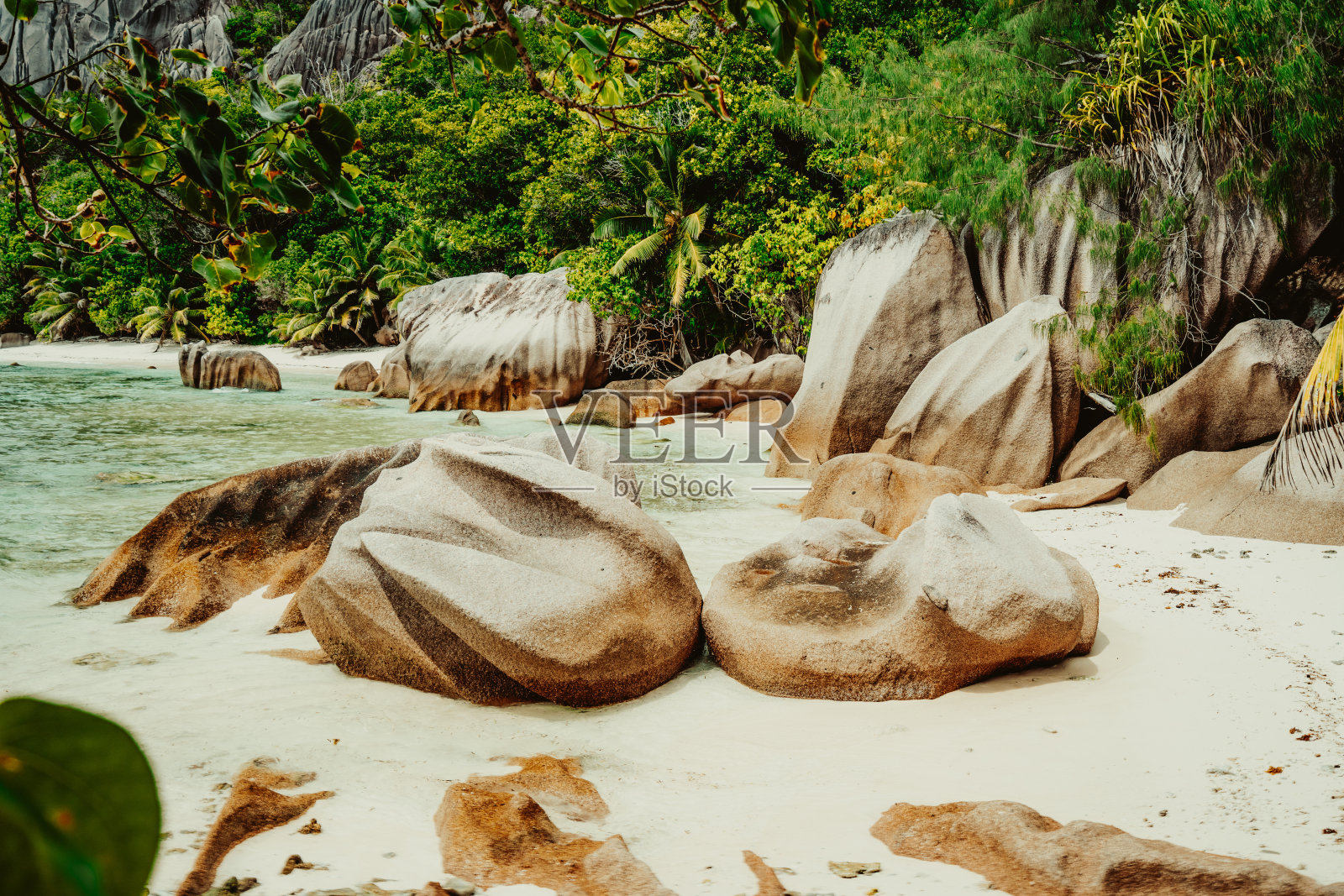 拉迪戈,塞舌尔。丛林徒步旅行周围的岛屿访问隐藏最偏远的僻静美丽的海滩照片摄影图片