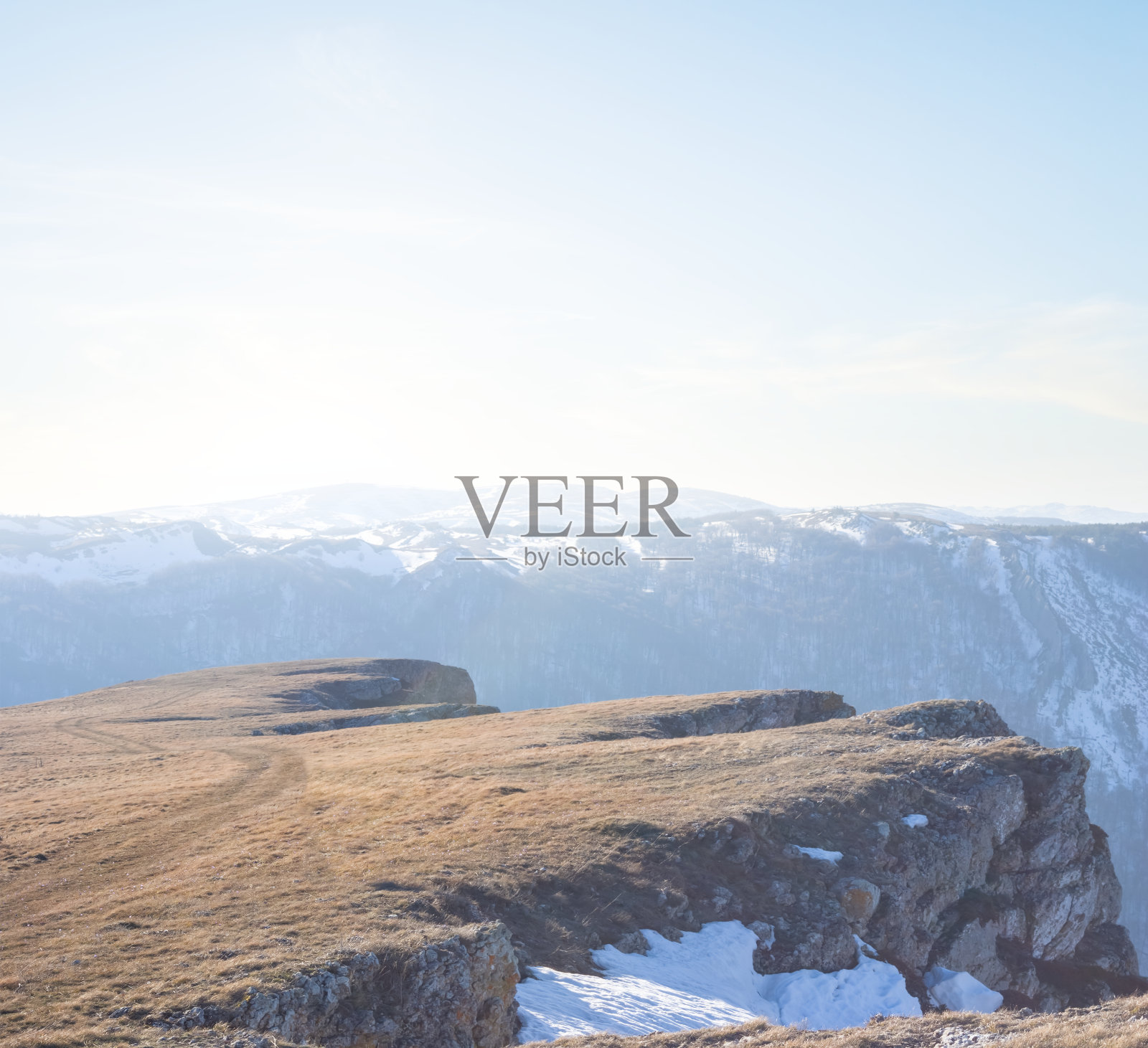 清晨的山崖景色照片摄影图片