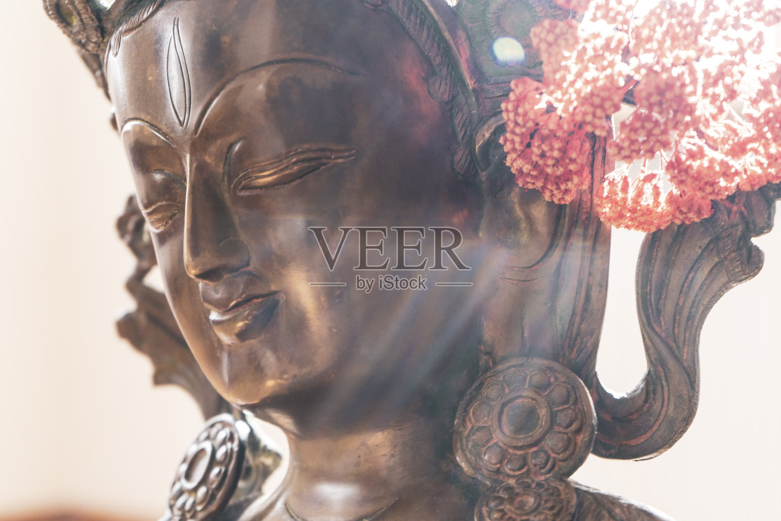 绿度母。佛像。佛教是宗教、和平和灵性的象征。照片摄影图片