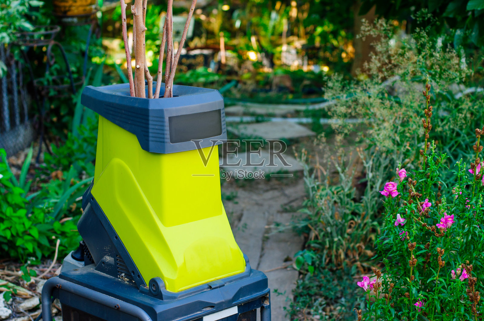 小型便携式电动削木机照片摄影图片