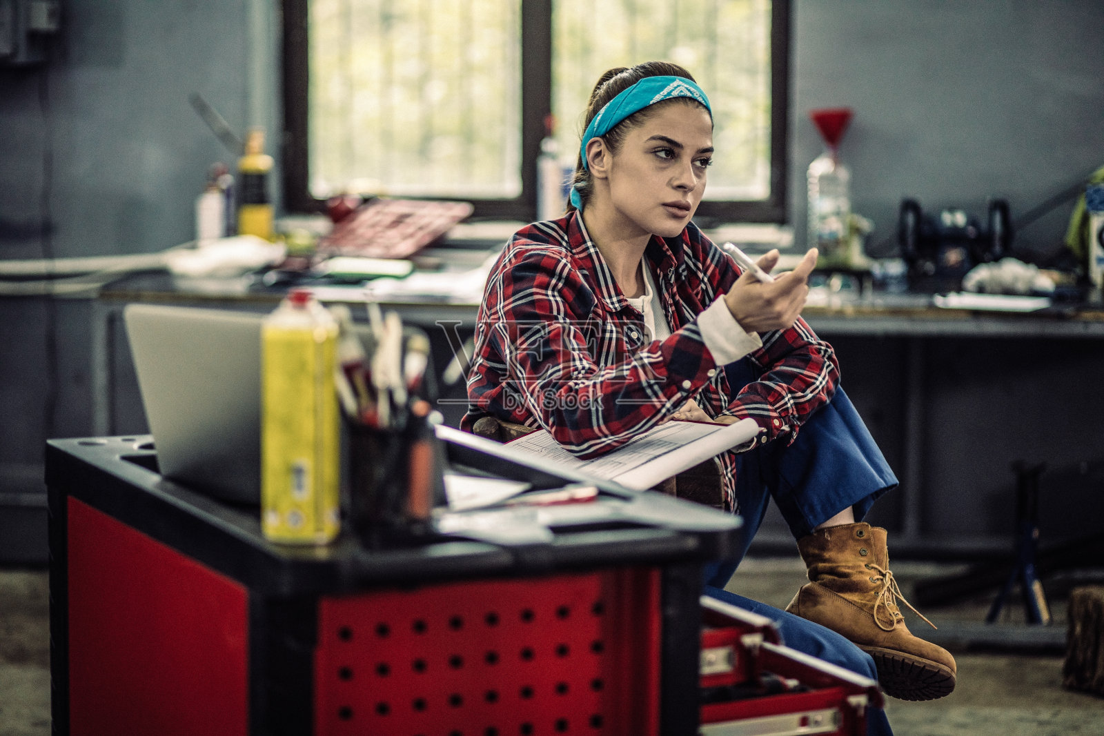 美女技师照片摄影图片