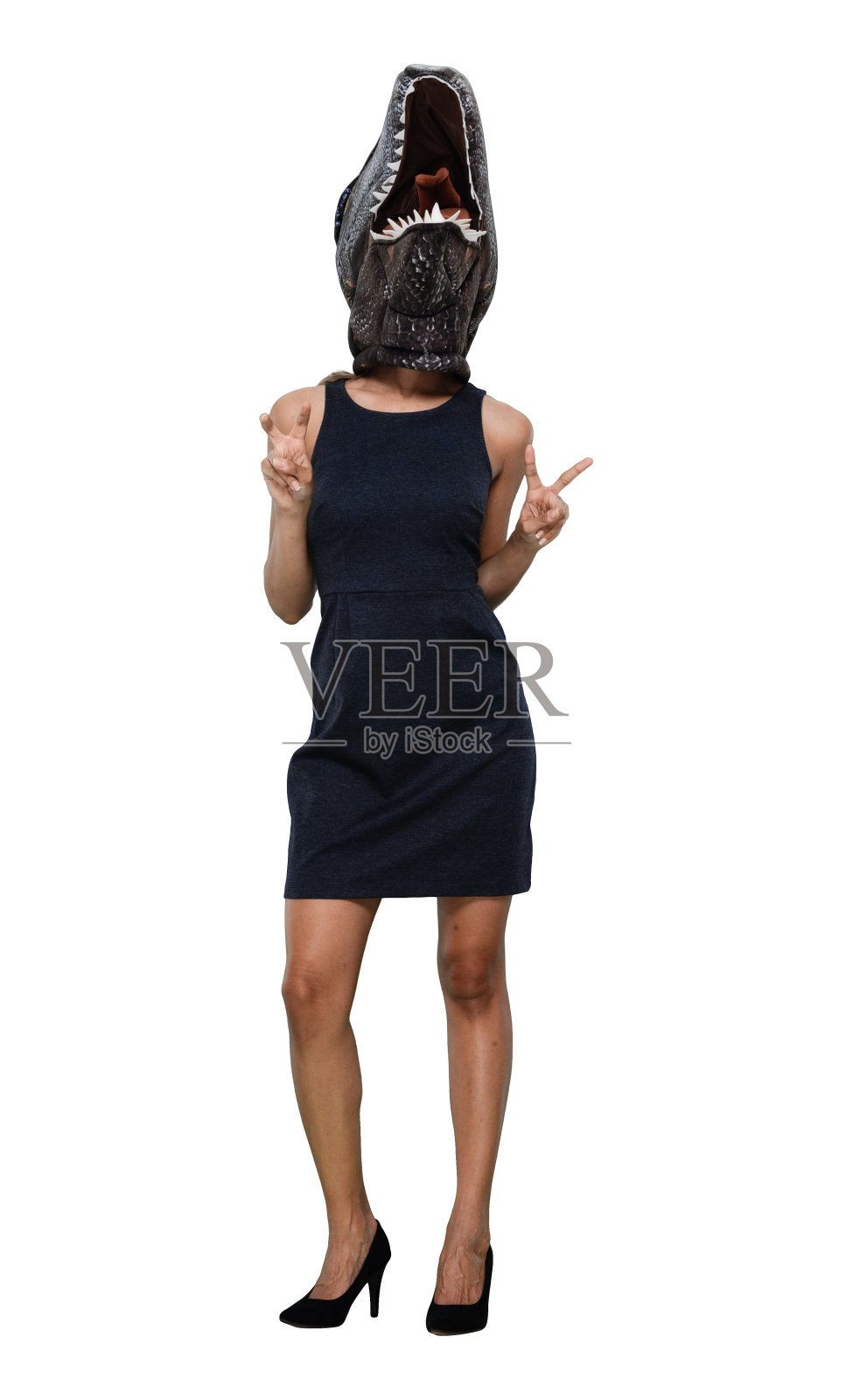 站在办公室白色背景前的非洲裔女商人，身着服装照片摄影图片