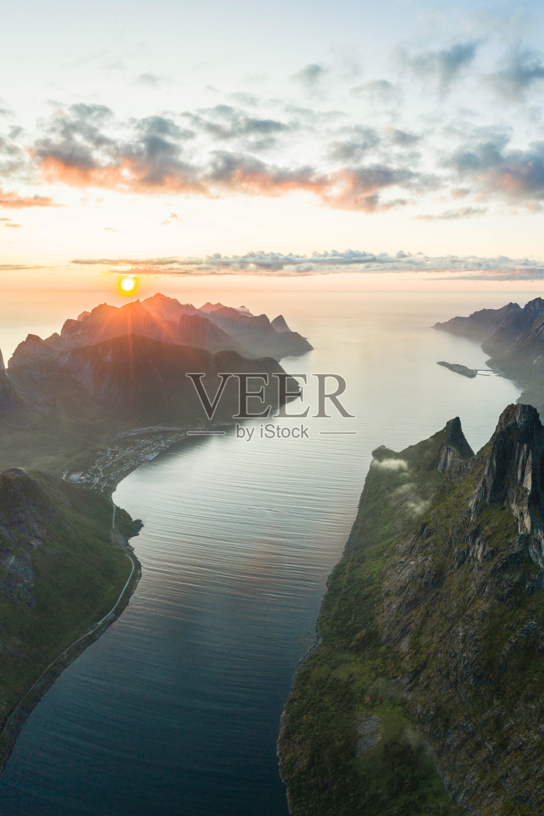 挪威Senja岛的风景鸟瞰图照片摄影图片