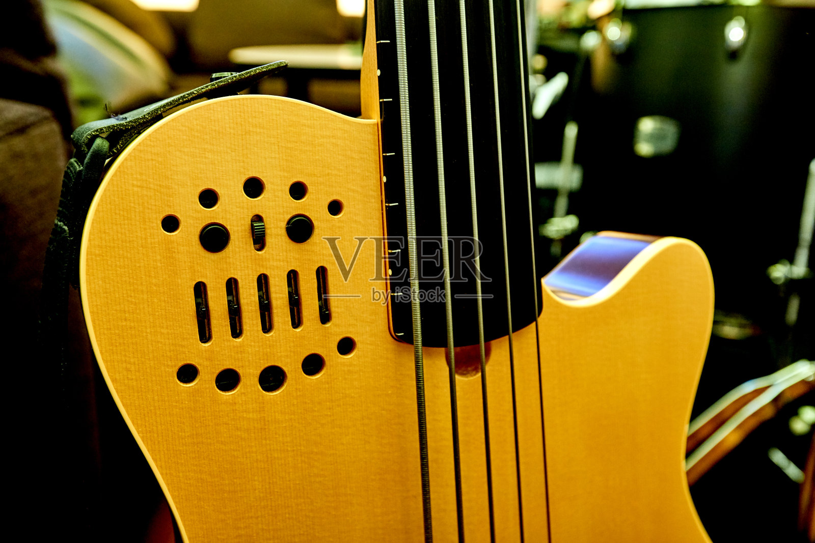 电吉他机身黄色照片摄影图片