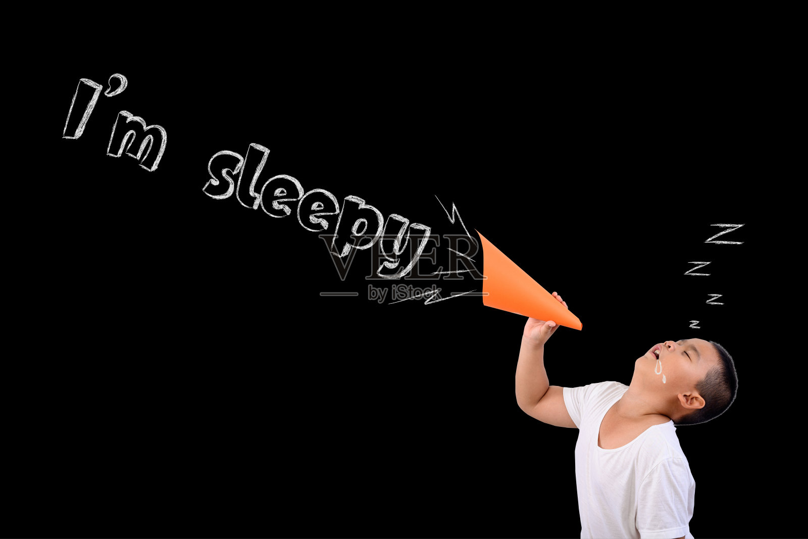 男孩大声喊叫：我很快乐照片摄影图片