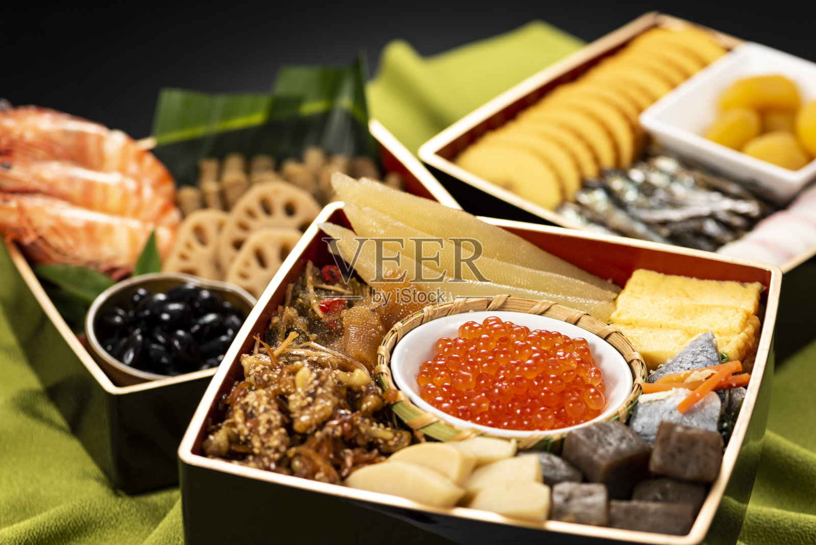 大节，许多日本人在新年吃的传统食物照片摄影图片