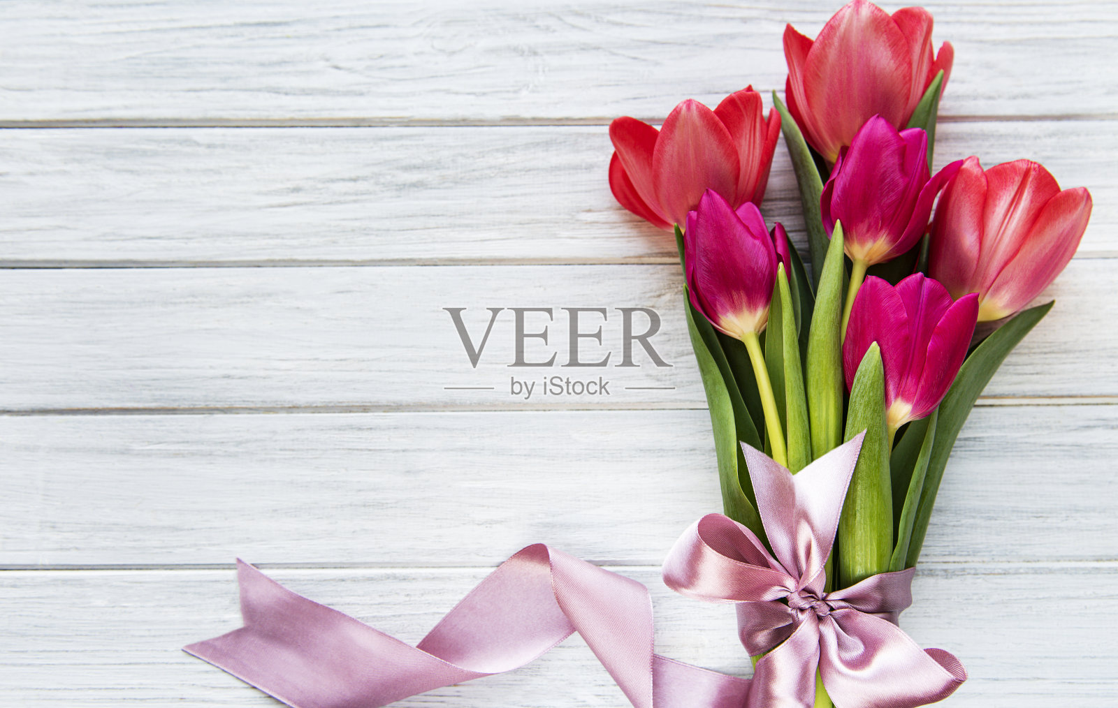 美丽的郁金香花束照片摄影图片