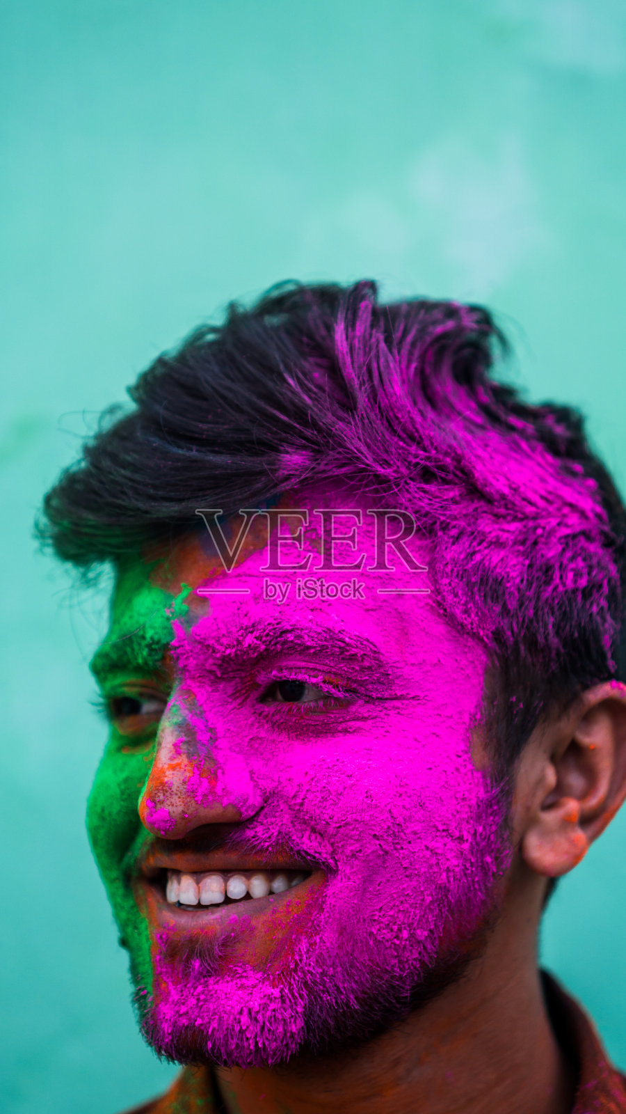 浑身色彩缤纷的男人照片摄影图片