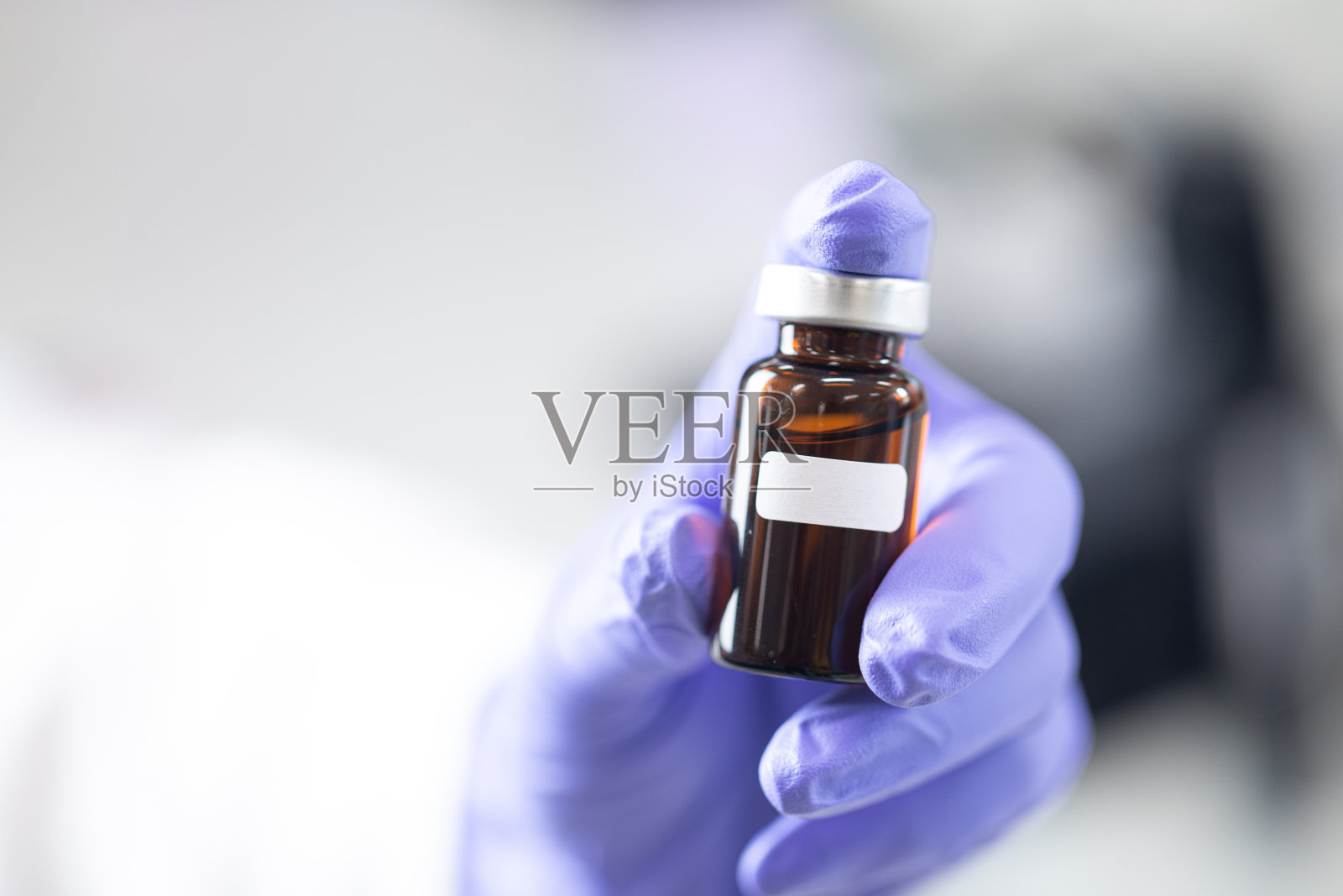 在实验室分析和研究冠状病毒疾病(CoV)疫苗照片摄影图片