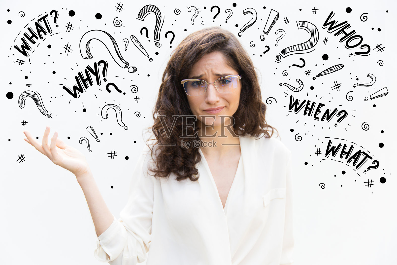 不高兴的女人伸出手来照片摄影图片