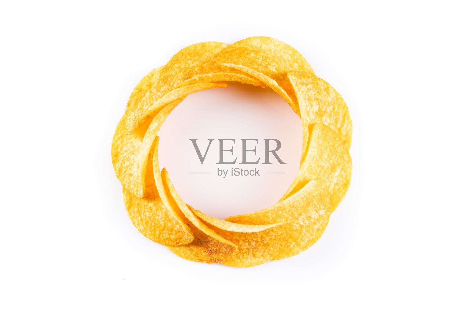 白色背景上的薯片照片摄影图片