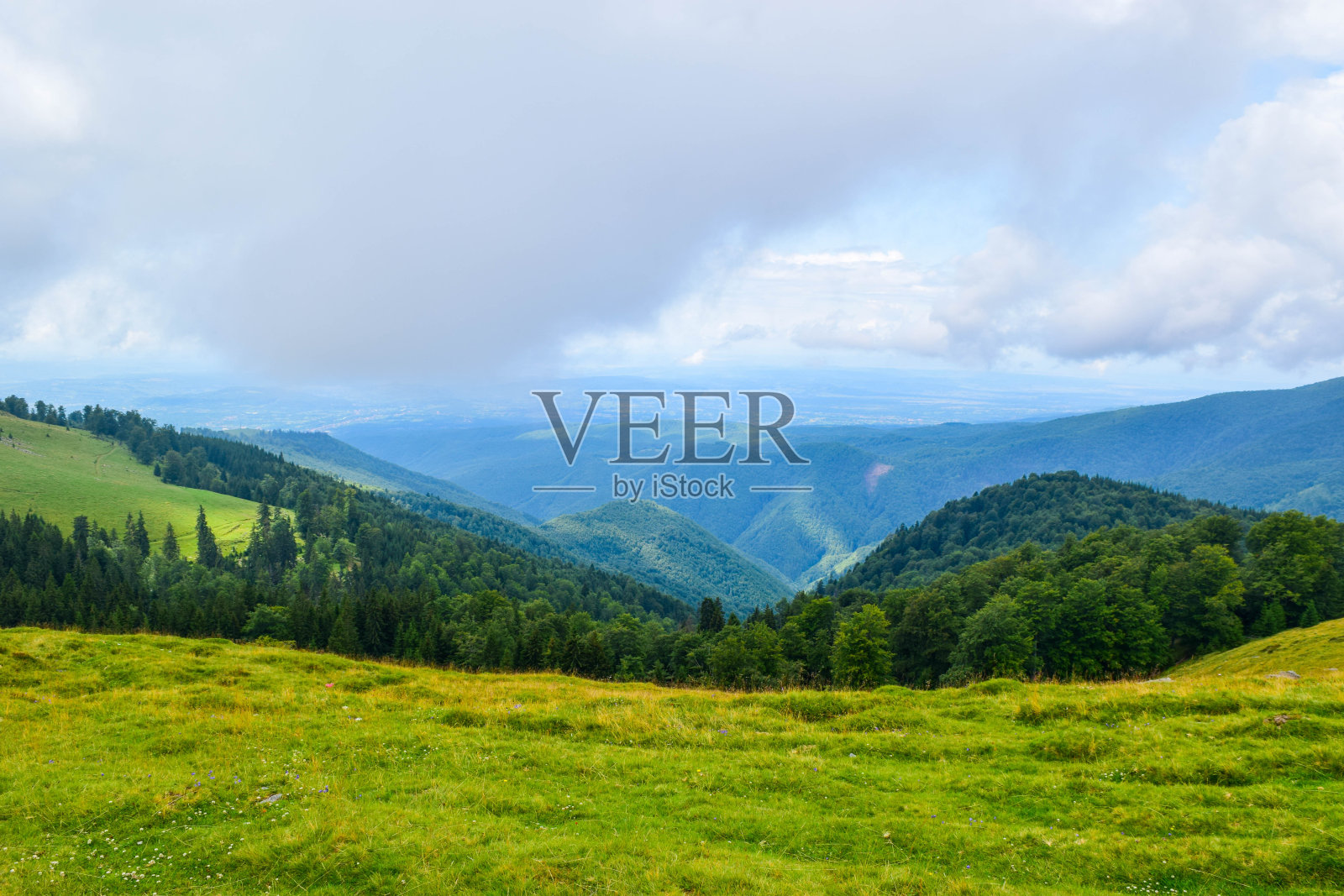 Transalpina DN67C公路景观：罗马尼亚最美的山区公路之一照片摄影图片