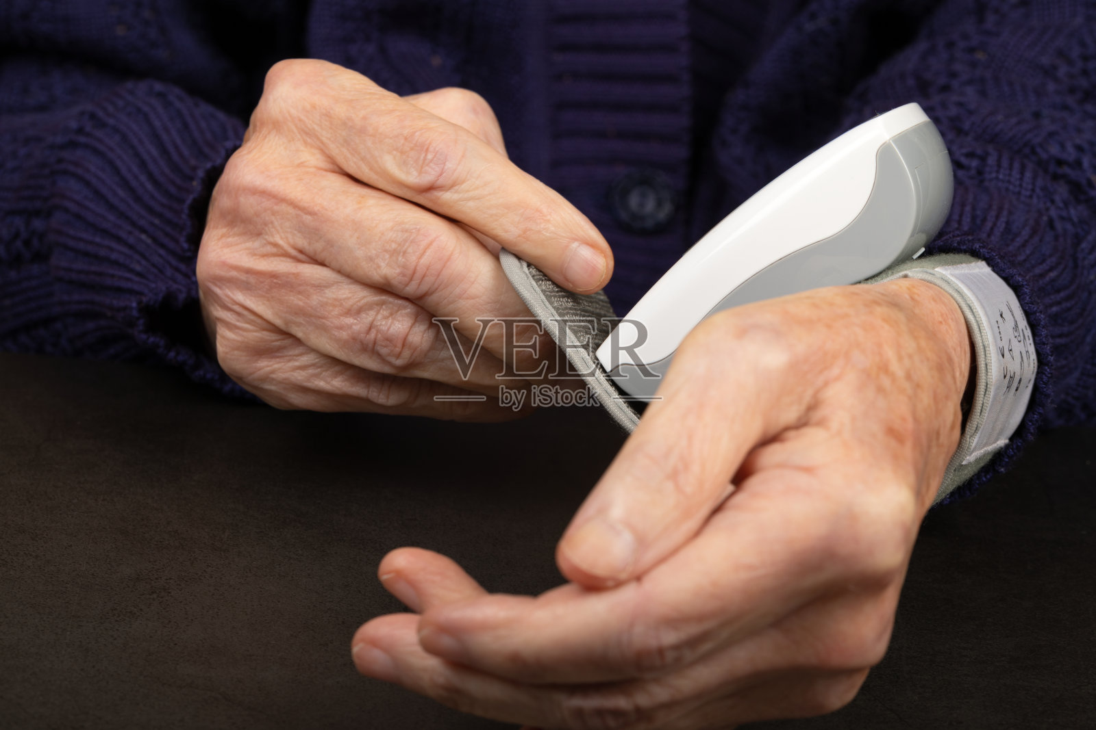 血压监测仪照片摄影图片