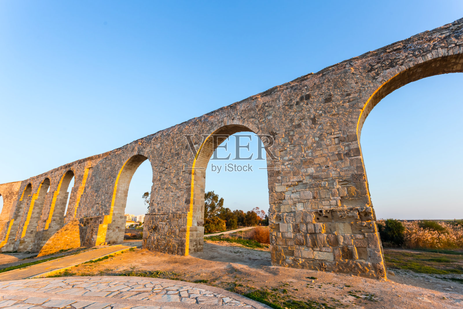 古老的沟渠阉割塞浦路斯，拉纳卡照片摄影图片