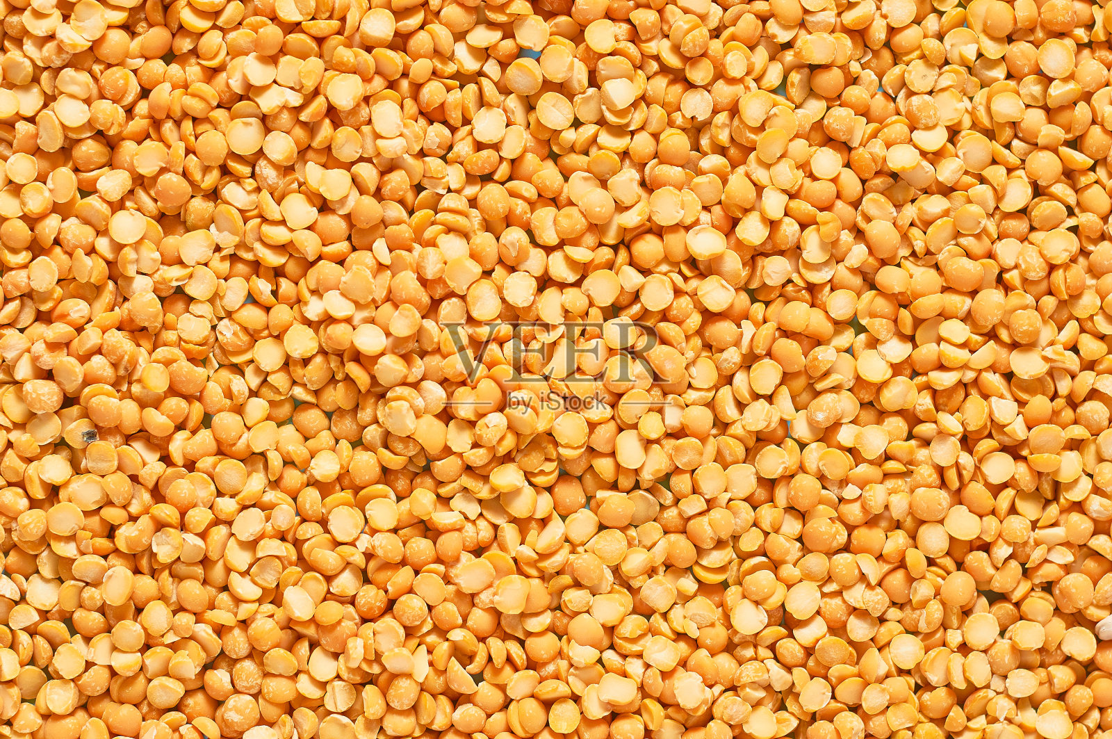 撒了许多豌豆粒。背景。俯视图照片摄影图片