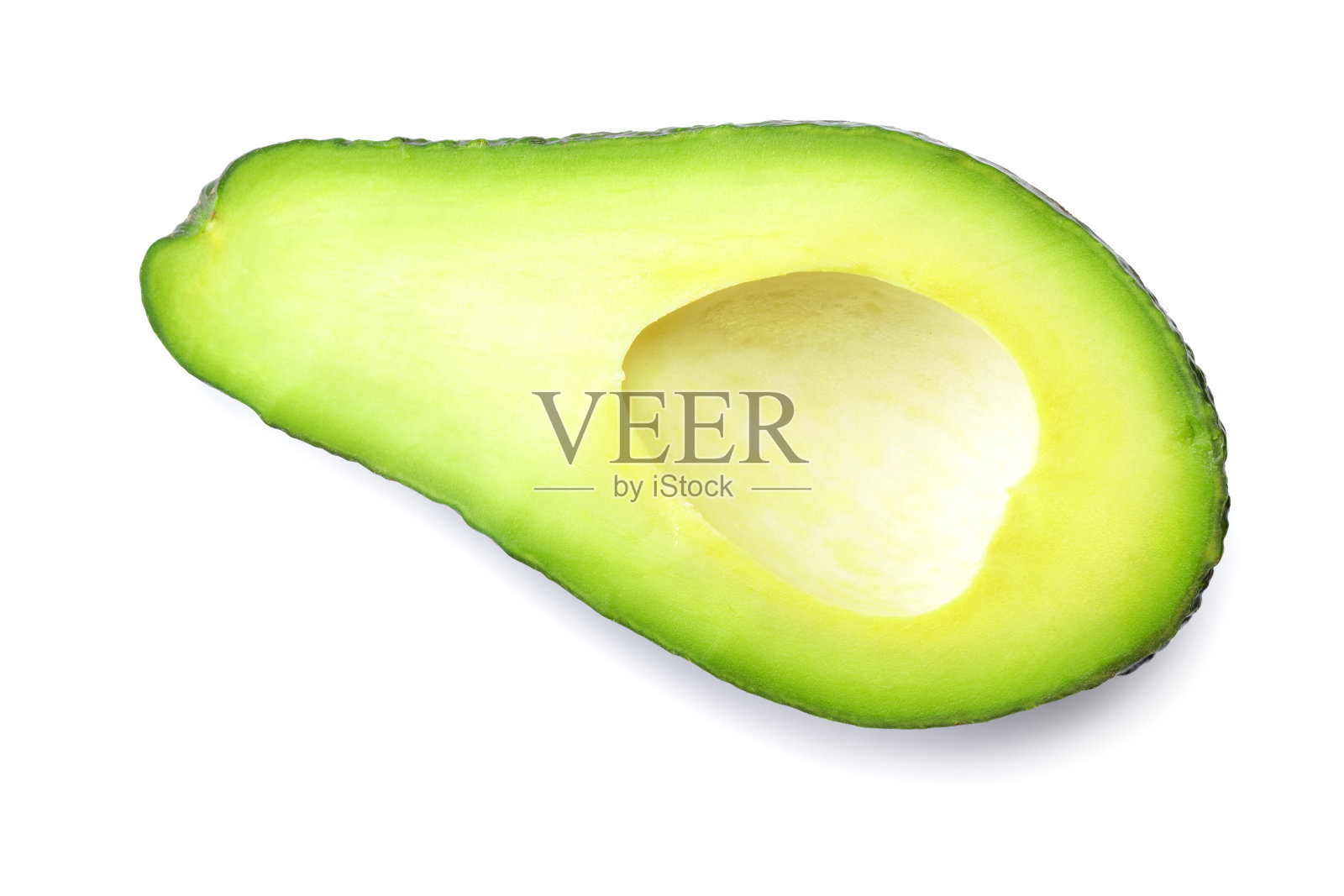 新鲜的牛油果切片孤立在白色背景上。俯视图照片摄影图片