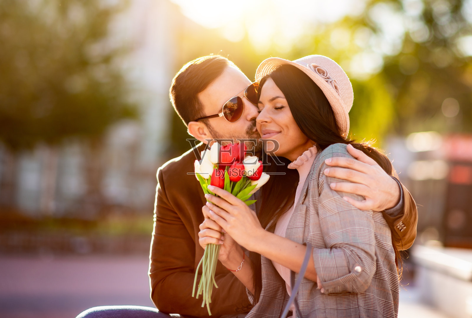 微笑的恩爱夫妻肖像照片摄影图片