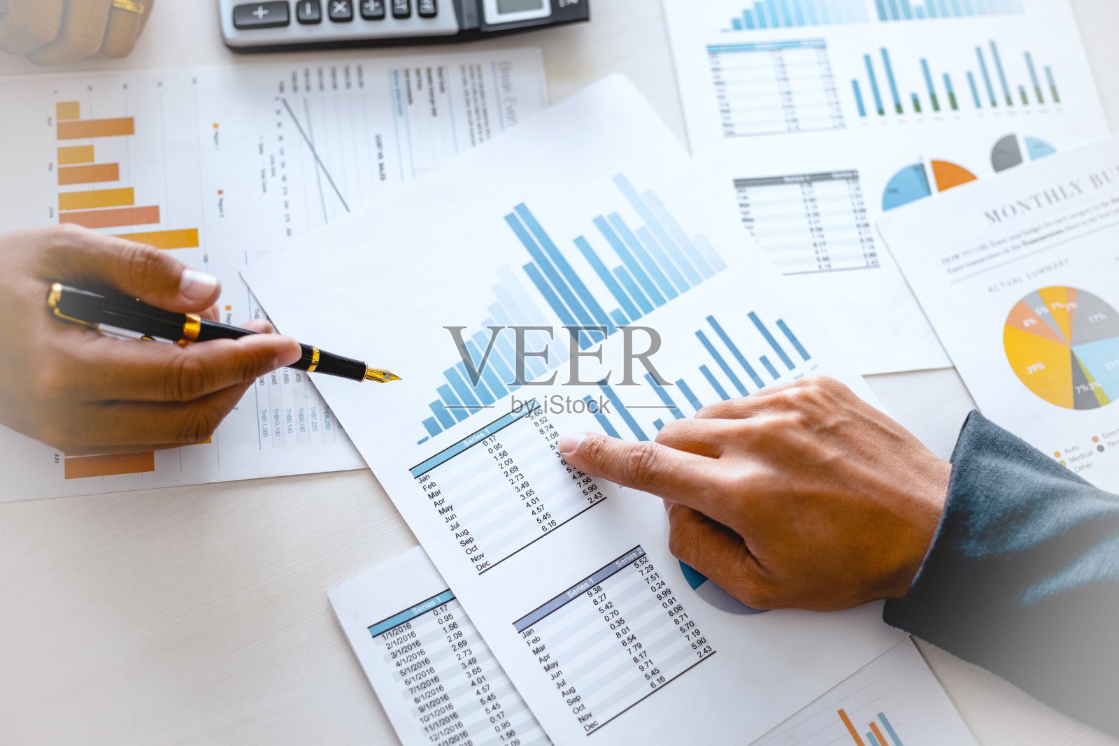 商务人士会面设计创意专业投资者工作的新启动项目。的概念。在职业务规划照片摄影图片