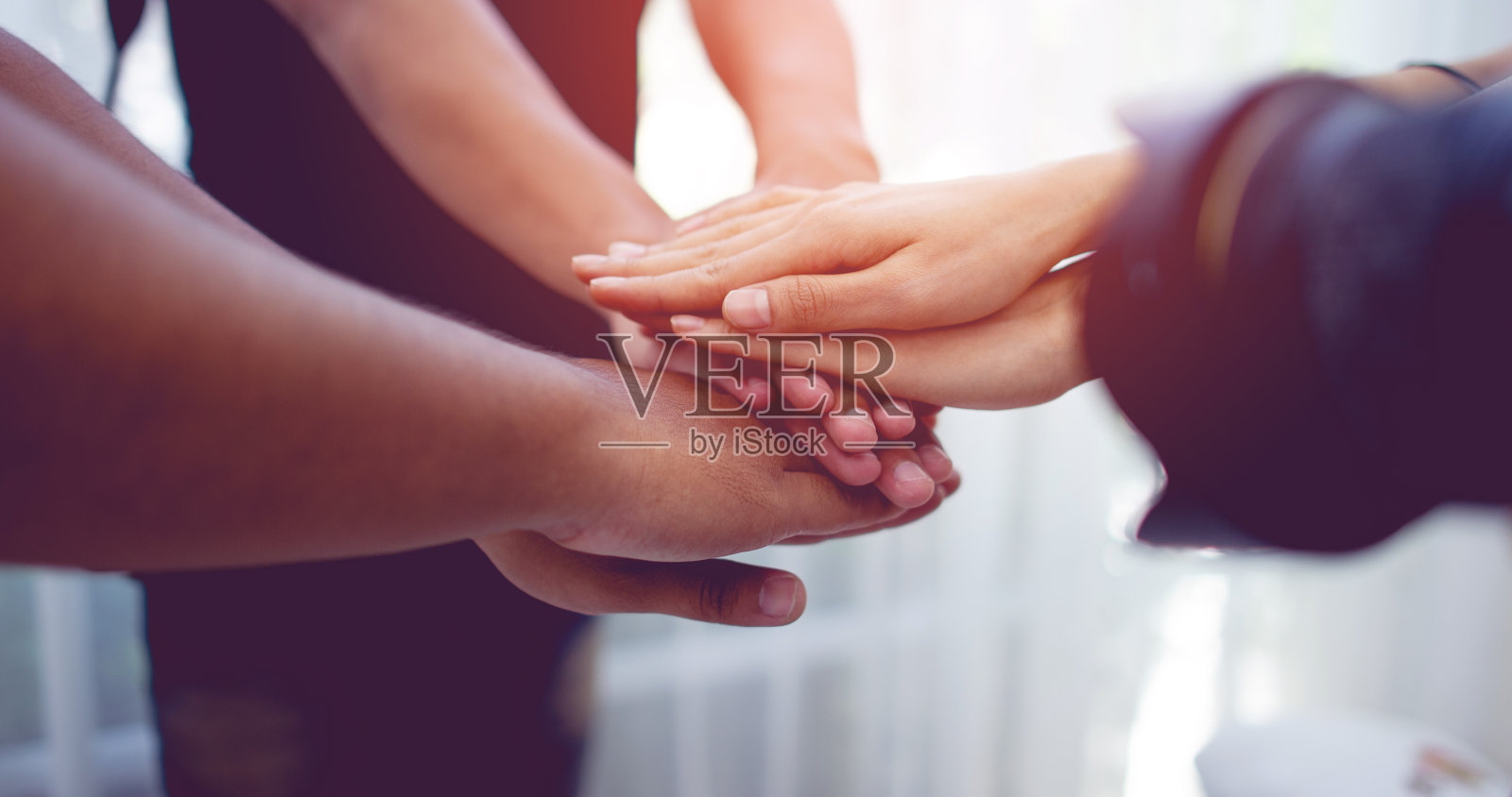 团队合作：团结就是力量照片摄影图片