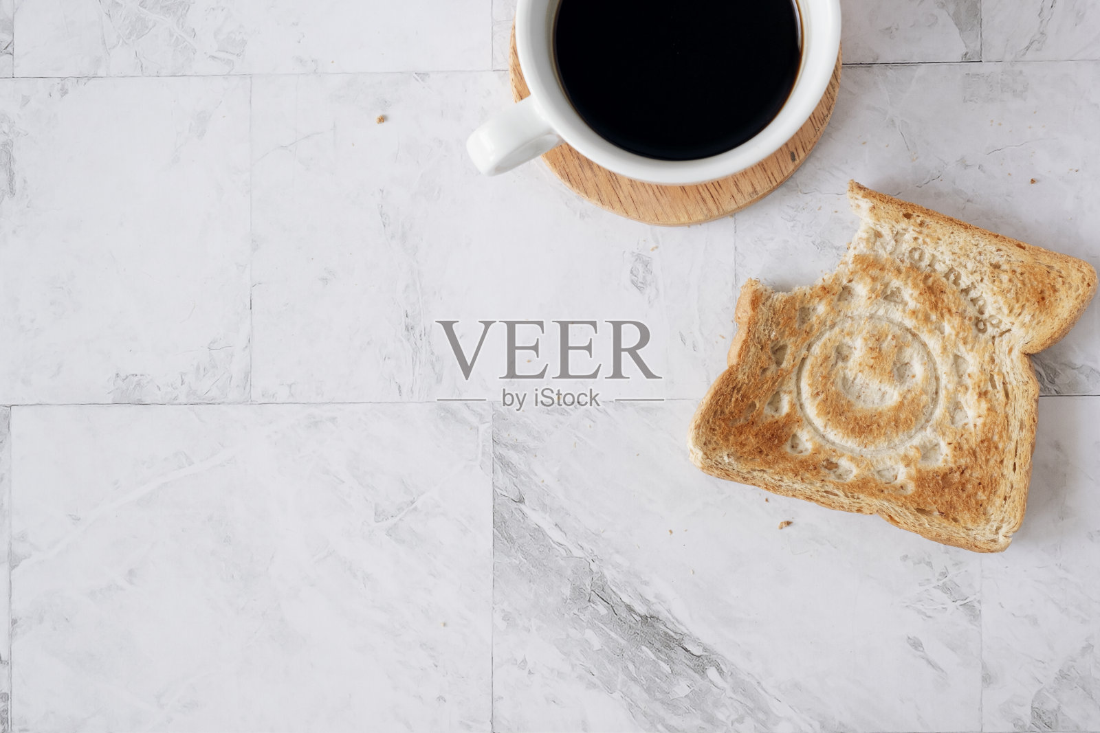 咖啡和吐司工作台俯视图照片摄影图片