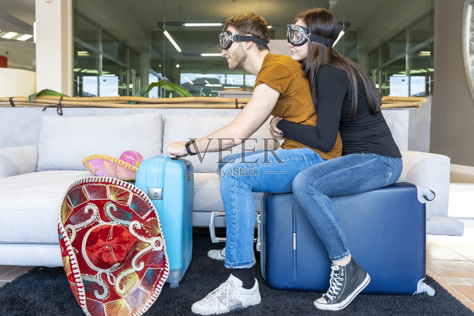 相爱的夫妻很开心照片摄影图片