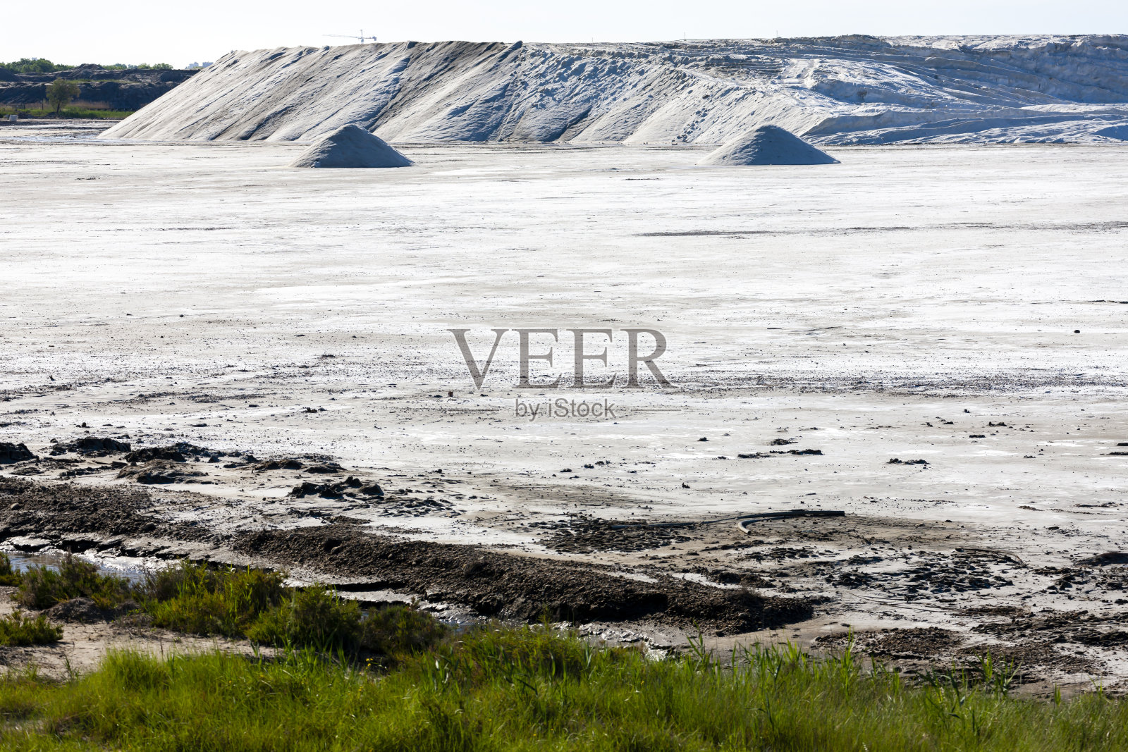 法国埃格斯莫特的盐丘照片摄影图片