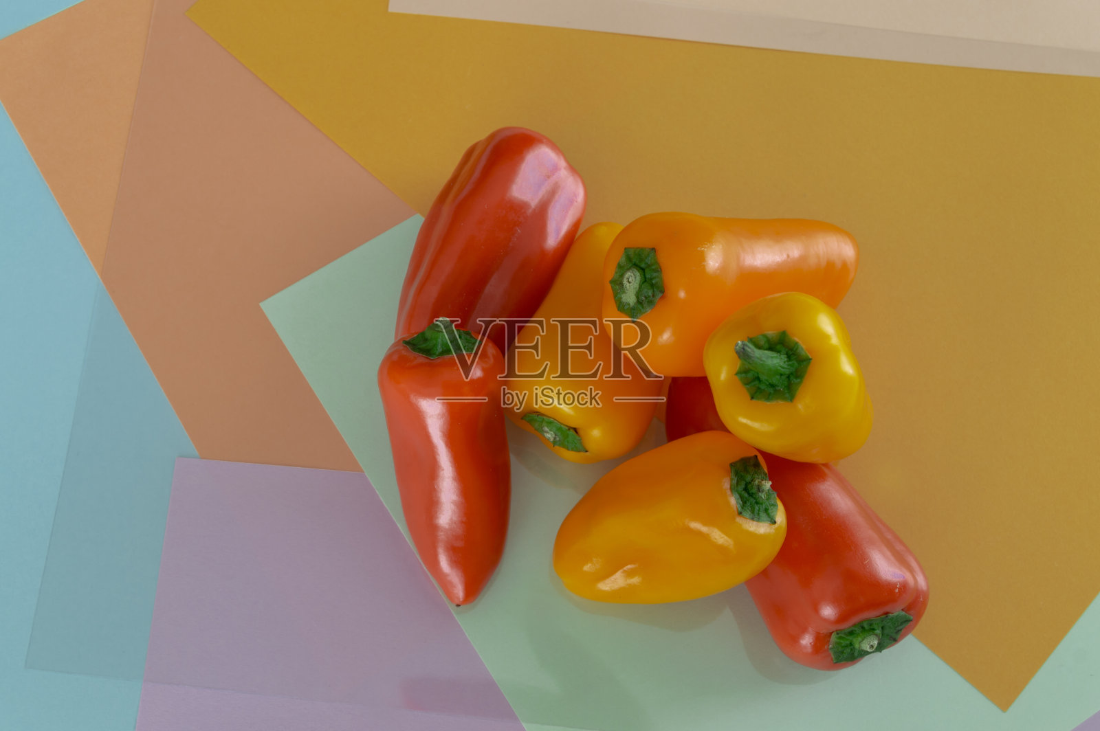 小辣椒，属于蔬菜的一组。它是一种广泛用于烹饪的蔬菜在世界各地。照片摄影图片